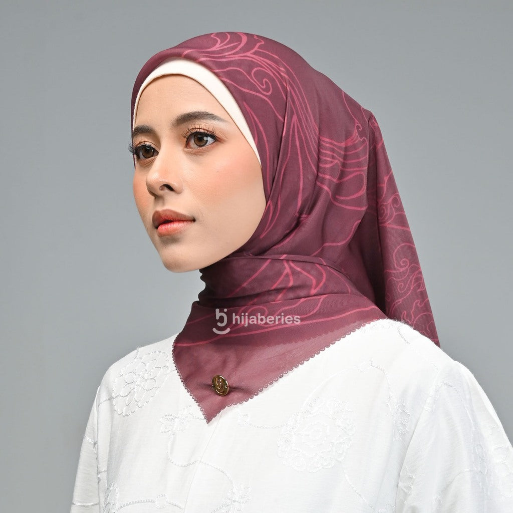 Hijaberies Signature -  Hijab Segiempat Motif with Exclusive Box