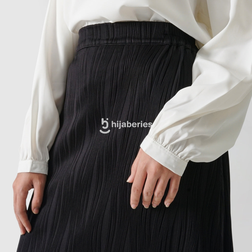Hijaberies - Skirt Jacquard Knit (Rok Wanita Bahan Knit Jacquard Polyester)