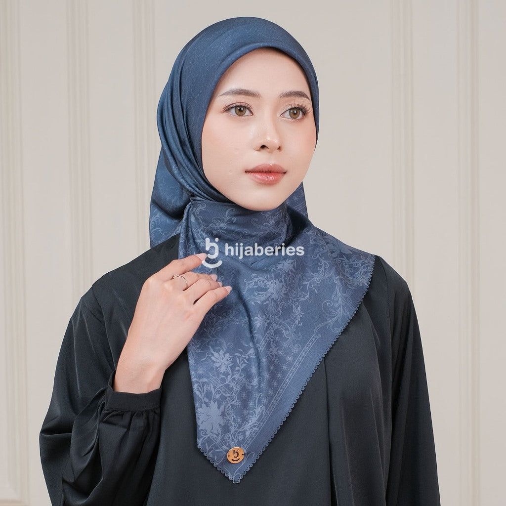 Hijaberies - Atalia Digital Pouch (Hijab Motif Segiempat Ukuran 110x110 cm)