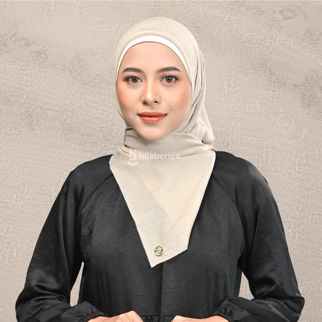 Hijaberies - Cuci Gudang Sale Hijab Square (Hijab Segi Empat Ukuran 110x110 cm)
