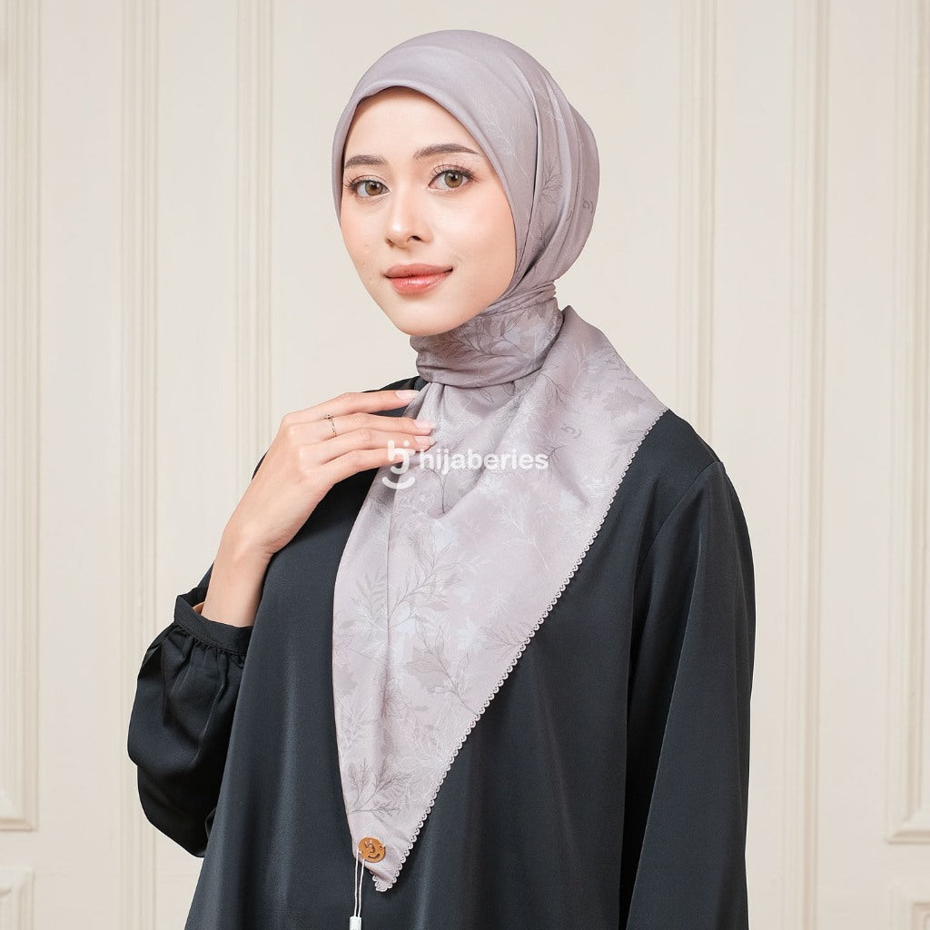 Hijaberies - Atalia Digital Pouch (Hijab Motif Segiempat Ukuran 110x110 cm)