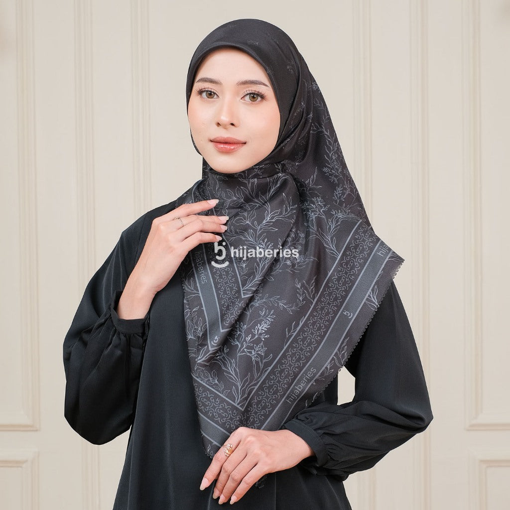 Hijaberies - Atalia Digital Pouch (Hijab Motif Segiempat Ukuran 110x110 cm)