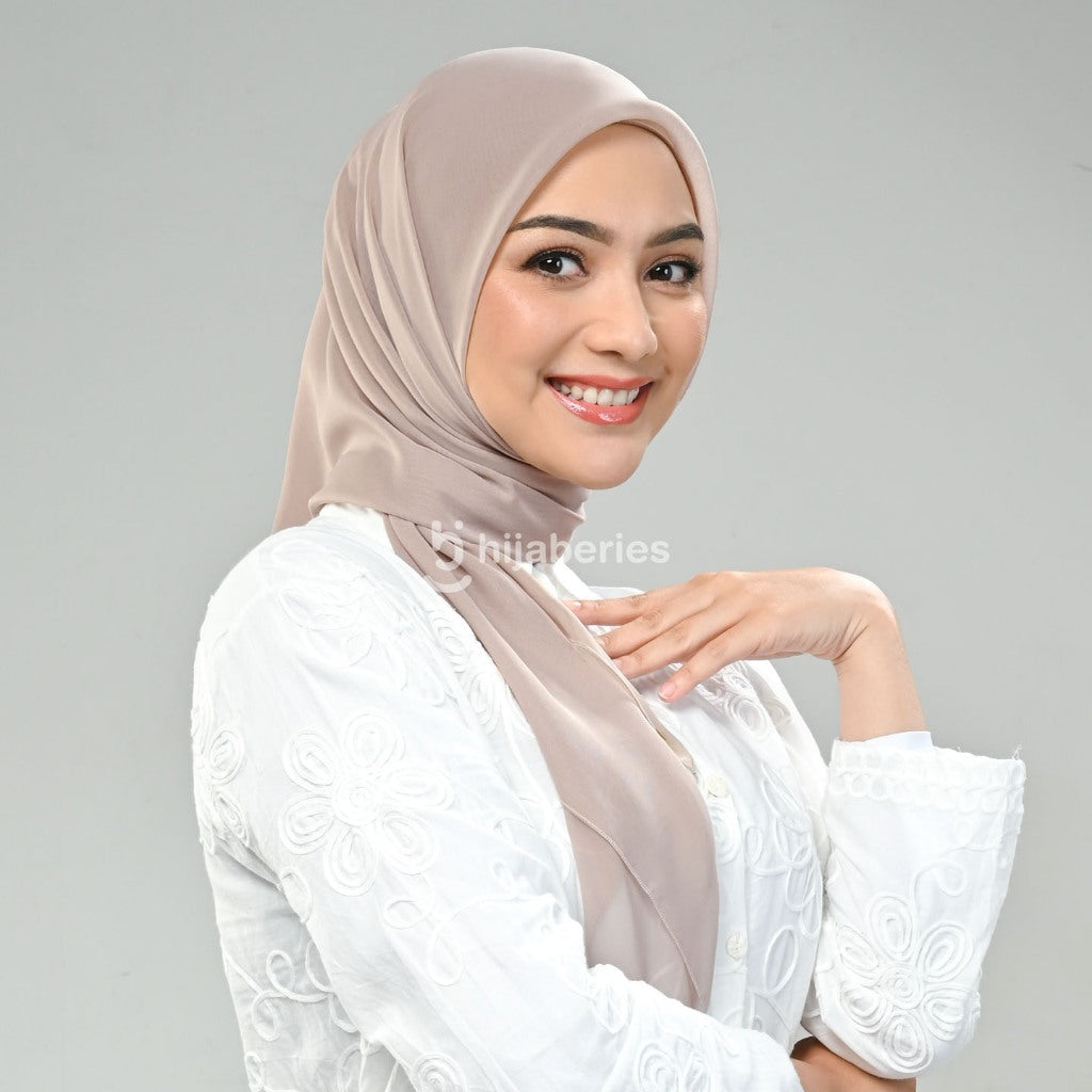 Hijaberies - Cuci Gudang Sale Hijab Square (Hijab Segi Empat Ukuran 110x110 cm)