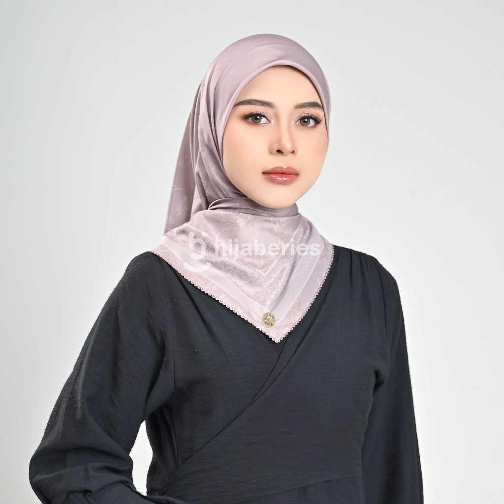 Hijaberies - Atalia Digital Pouch (Hijab Motif Segiempat Ukuran 110x110 cm)