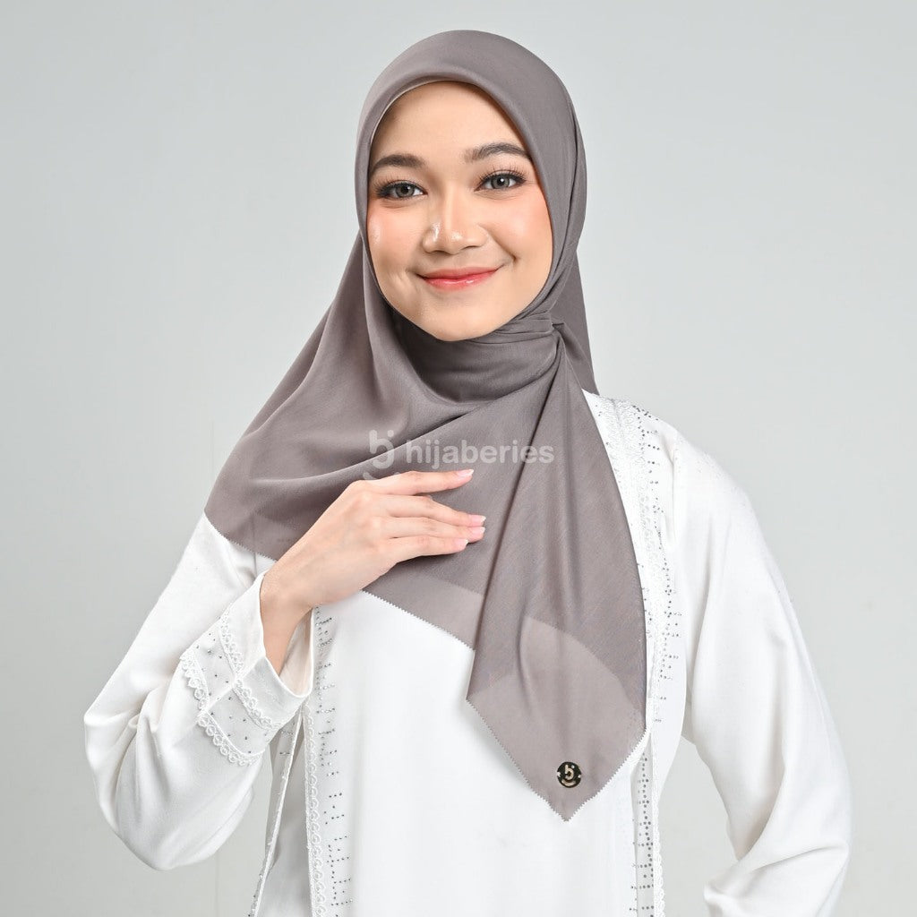 Hijaberies - Emily Paris Plain LC (Hijab Segiempat Paris Voile)