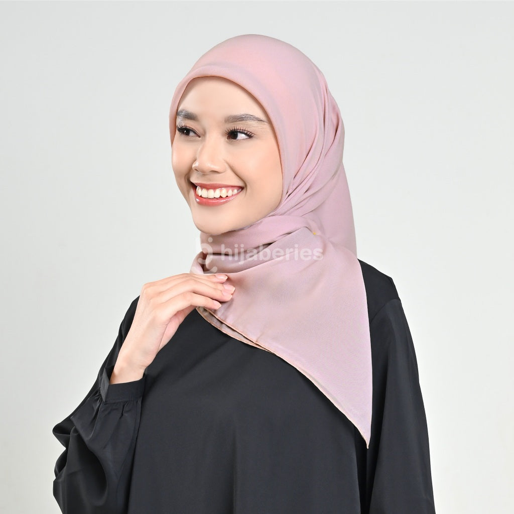 Hijaberies - Pollycotton Premium Nura Square (Kerudung Potton Jahit Tepi dan Neci)