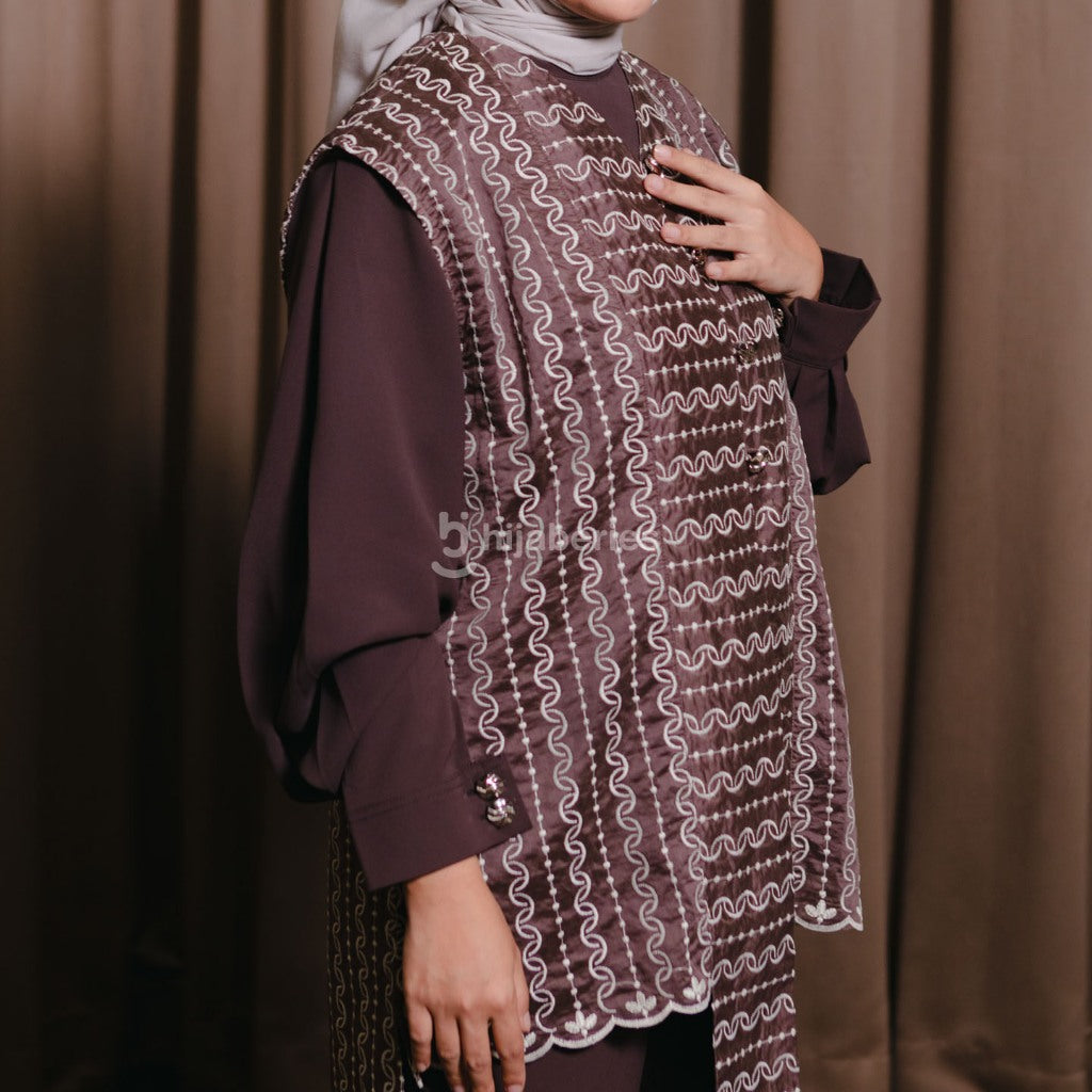 Hijaberies - Papersilk Embroidery Vest (Vest Anggun dengan Detail Bordir Mewah | Cocok Untuk Acara Formal/Kondangan/Raya)