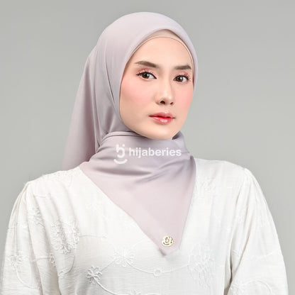 Hijaberies - Emily Paris Plain LC (Hijab Segiempat Paris Voile)