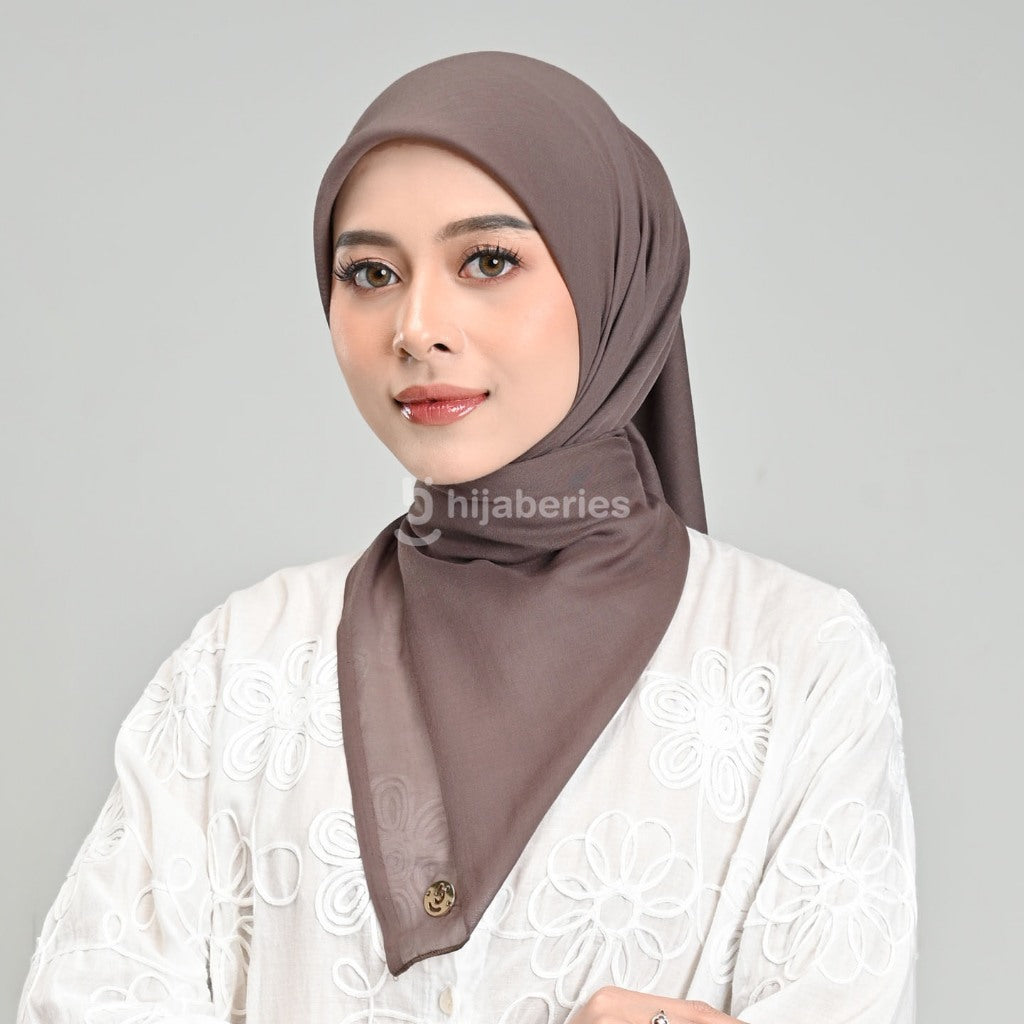 Hijaberies - Paris Legend (Hijab Segi Empat 110x110 cm)