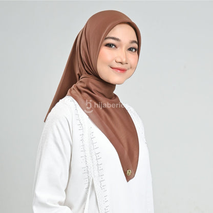 Hijaberies - Emily Paris Plain LC (Hijab Segiempat Paris Voile)