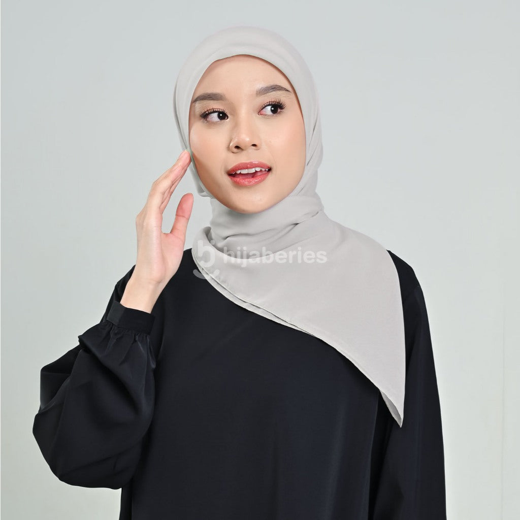 Hijaberies - Pollycotton Premium Nura Square (Kerudung Potton Jahit Tepi dan Neci)