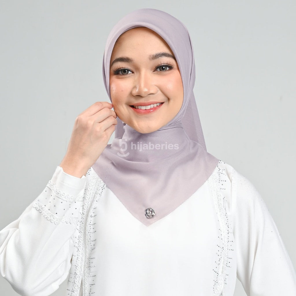 Hijaberies - Emily Paris Plain LC (Hijab Segiempat Paris Voile)