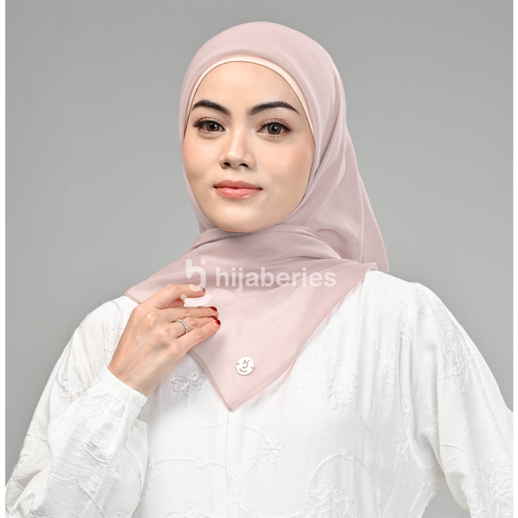 Hijaberies - Paris Legend (Hijab Segi Empat 110x110 cm)