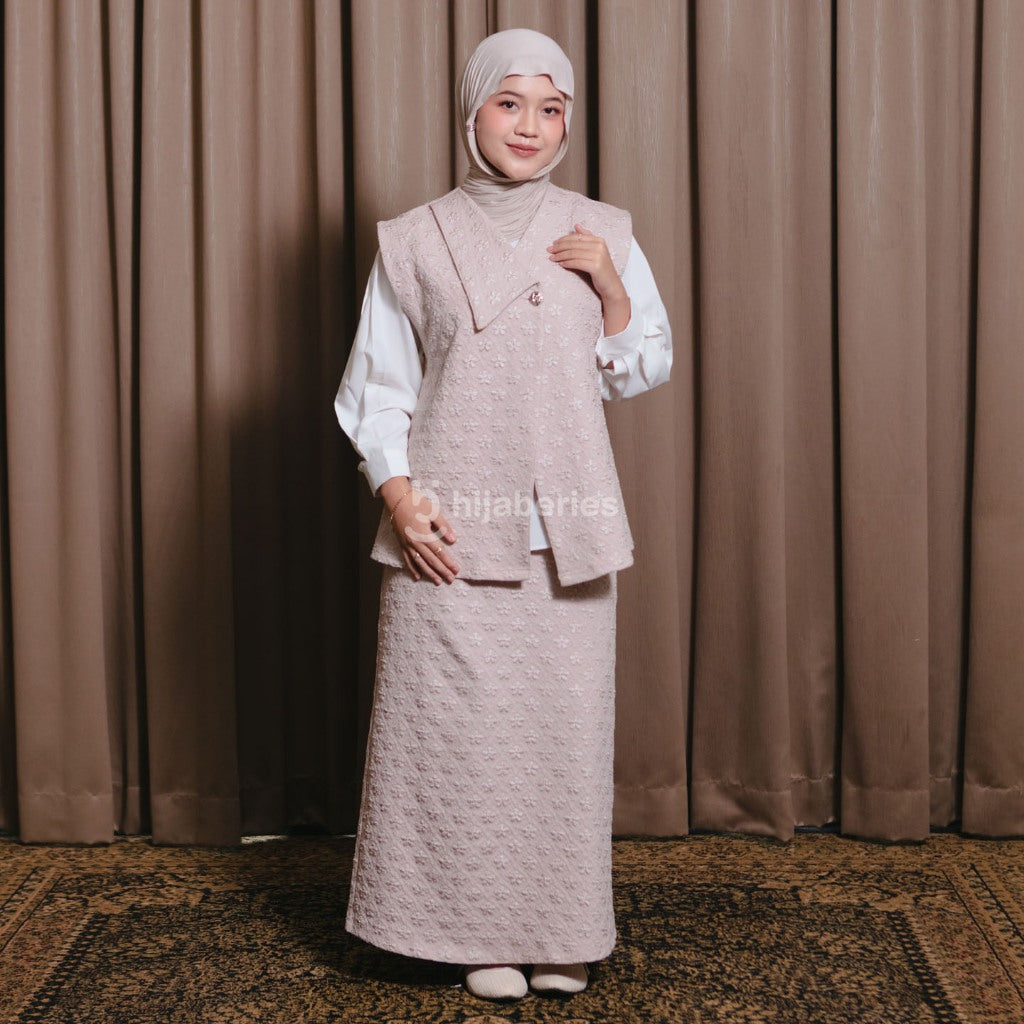Hijaberies - Jacquard Asymetric Collar Vest (Asymetric Vest Wanita bahan Jacquard | Cocok Untuk Acara Formal/Kondangan/Raya)