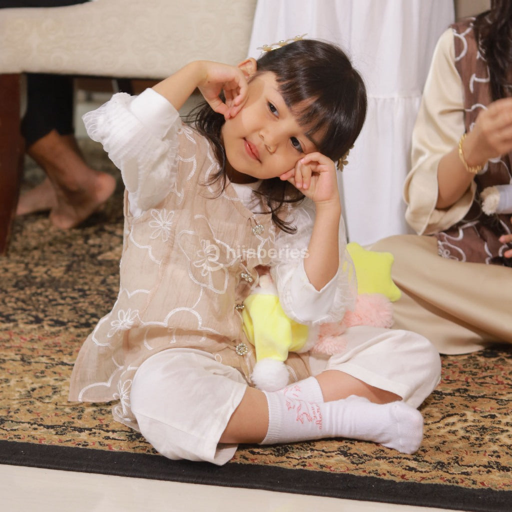 Hijaberies - Papersilk Embroidery Vest Kids (Vest Bordir Manis untuk Anak Perempuan | Cocok Untuk Acara Formal/Kondangan/Raya)