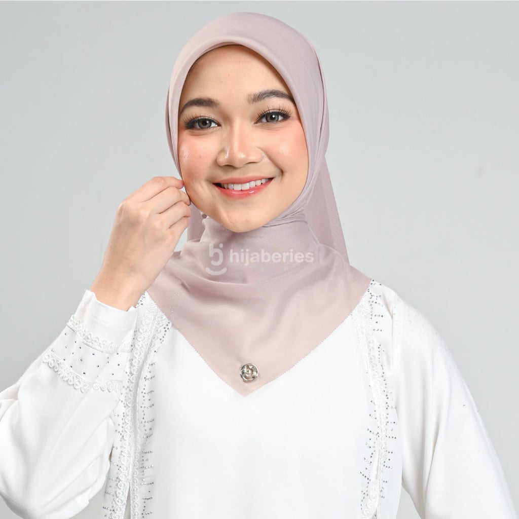 Hijaberies - Emily Paris Plain LC (Hijab Segiempat Paris Voile)