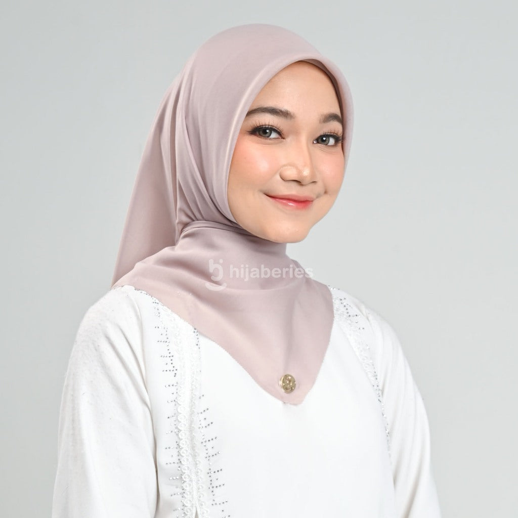 Hijaberies - Emily Paris Plain LC (Hijab Segiempat Paris Voile)