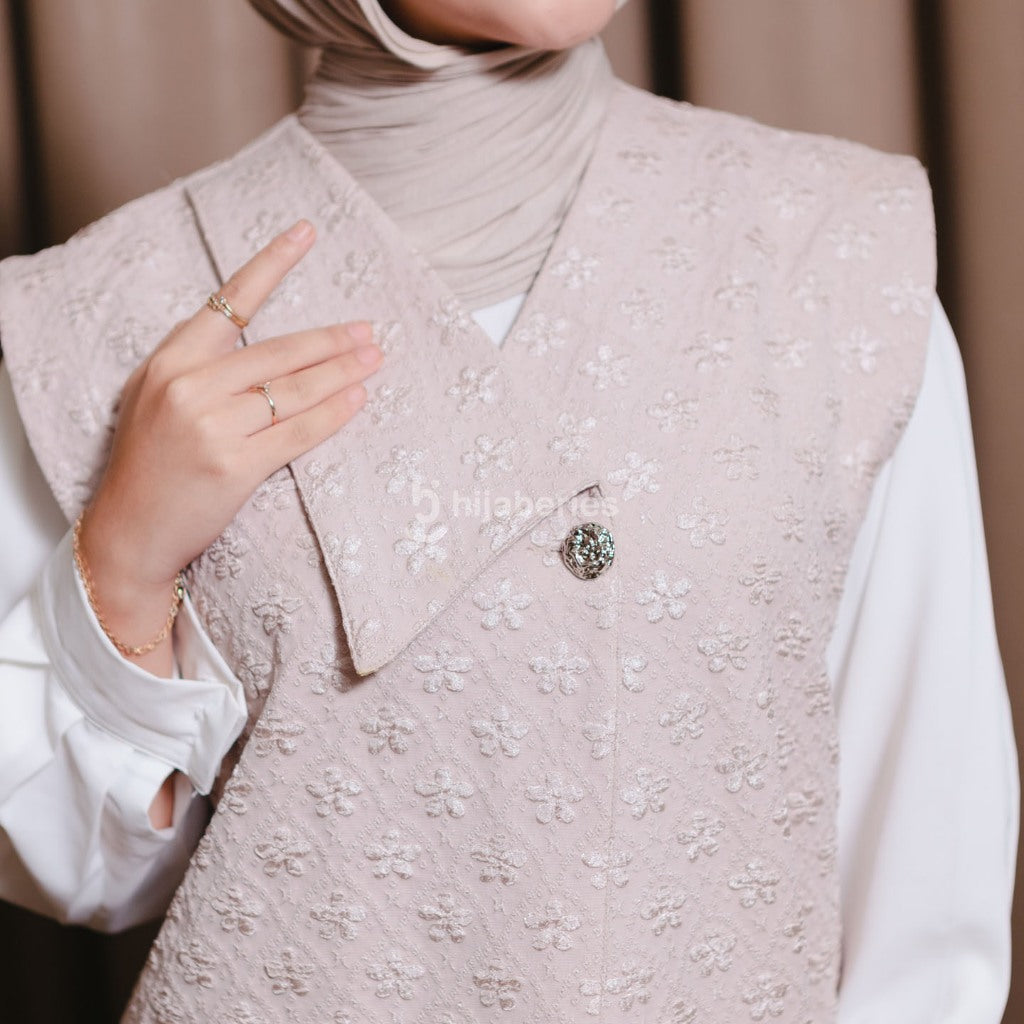 Hijaberies - Jacquard Asymetric Collar Vest (Asymetric Vest Wanita bahan Jacquard | Cocok Untuk Acara Formal/Kondangan/Raya)