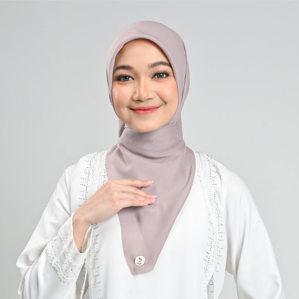 Hijaberies - Emily Paris Plain LC (Hijab Segiempat Paris Voile)