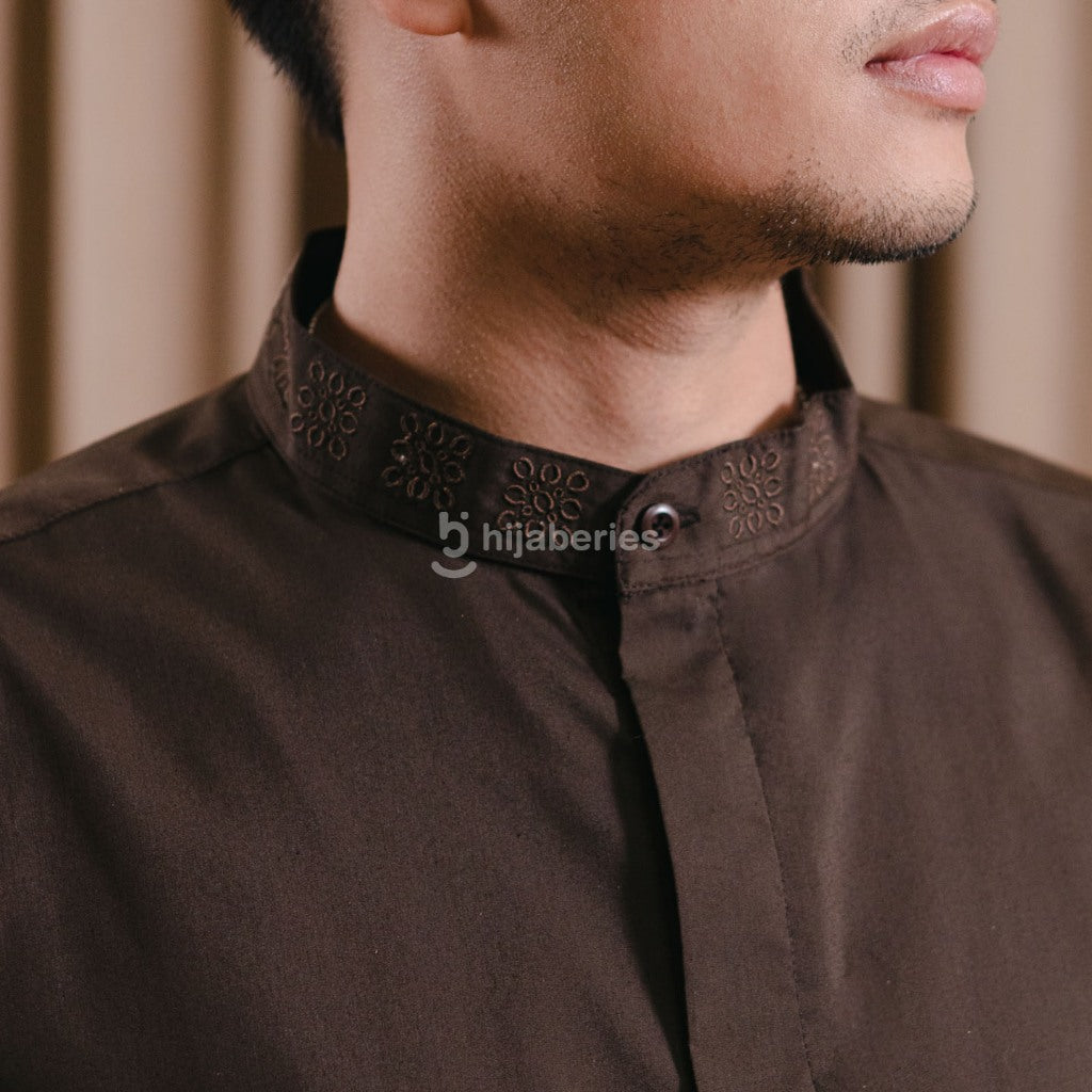 Hijaberies Raya - Koko Embroidery Collar (Baju Koko Lengan Pendek Laki - Laki)