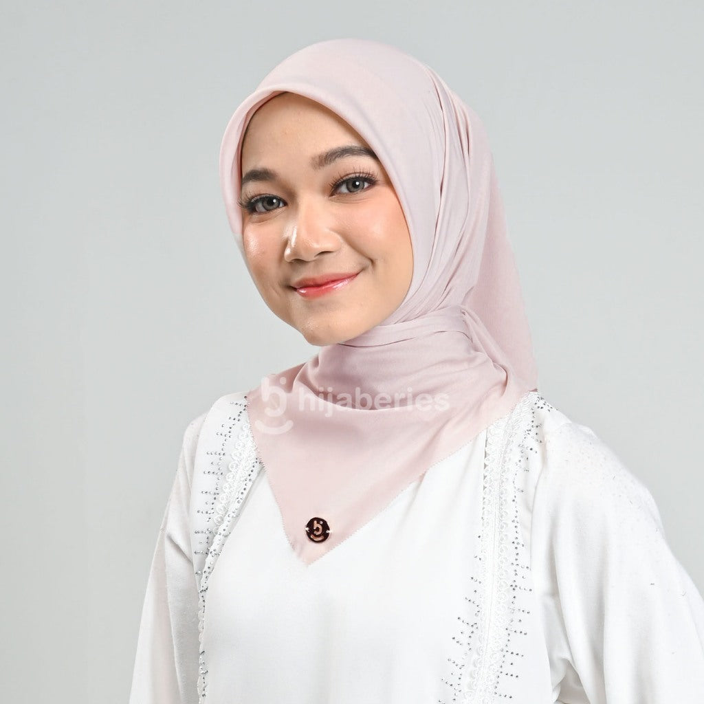 Hijaberies - Emily Paris Plain LC (Hijab Segiempat Paris Voile)