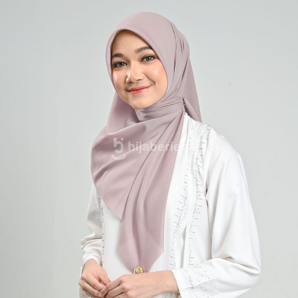 Hijaberies - Emily Paris Plain LC (Hijab Segiempat Paris Voile)