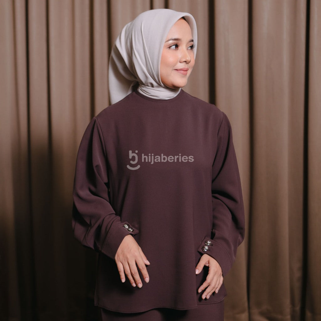 Hijaberies - Pleated Basic Blouse (Basic Blouse Timeless dengan Pleats Chic | Cocok Untuk Acara Formal/Kondangan/Raya)