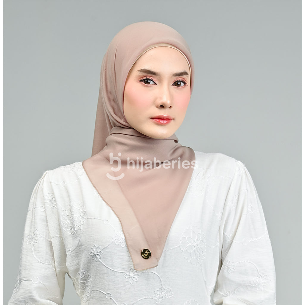 Hijaberies - Paris Basic Japan (Hijab Segiempat Paris Neci)
