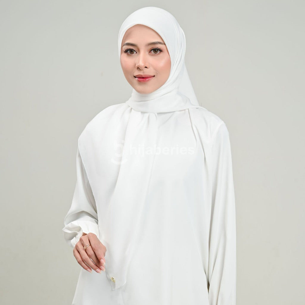 Hijaberies - Paris Sienna Seamles (Hijab Segiempat bahan Paris Japan dengan Finishing Seamless)