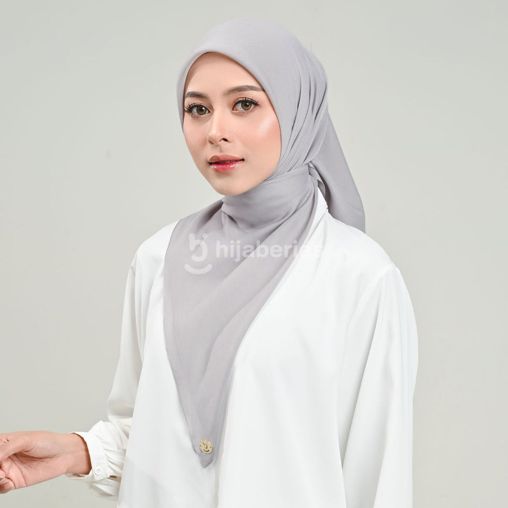 Hijaberies - Paris Sienna Seamles (Hijab Segiempat bahan Paris Japan dengan Finishing Seamless)
