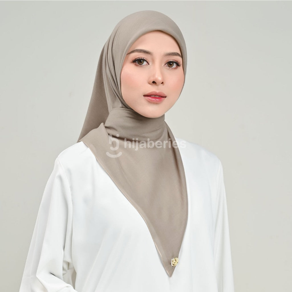 Hijaberies - Paris Sienna Seamles (Hijab Segiempat bahan Paris Japan dengan Finishing Seamless)