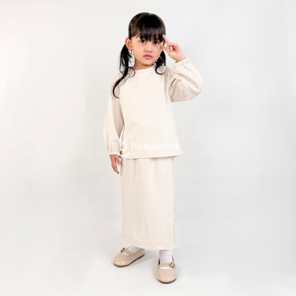 Hijaberies - Basic Blouse Kids (Blouse Anak dengan Tampilan Simpel dan Elegan | Cocok Untuk Acara Formal/Kondangan/Raya)