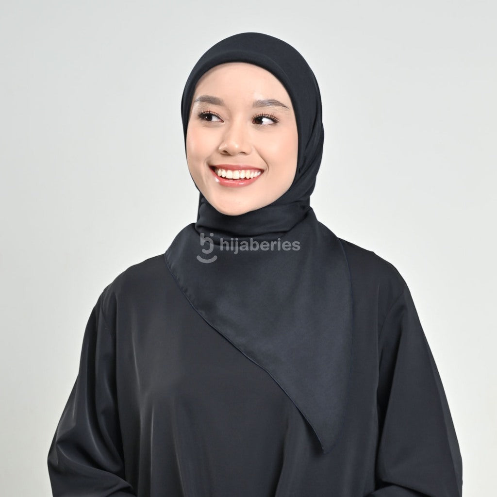 Hijaberies - Pollycotton Premium Nura Square (Kerudung Potton Jahit Tepi dan Neci)