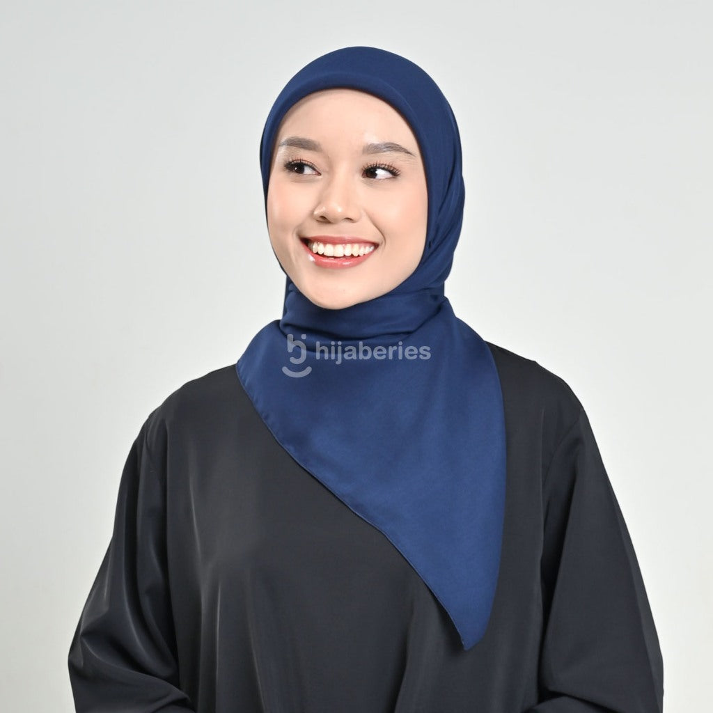 Hijaberies - Pollycotton Premium Nura Square (Kerudung Potton Jahit Tepi dan Neci)