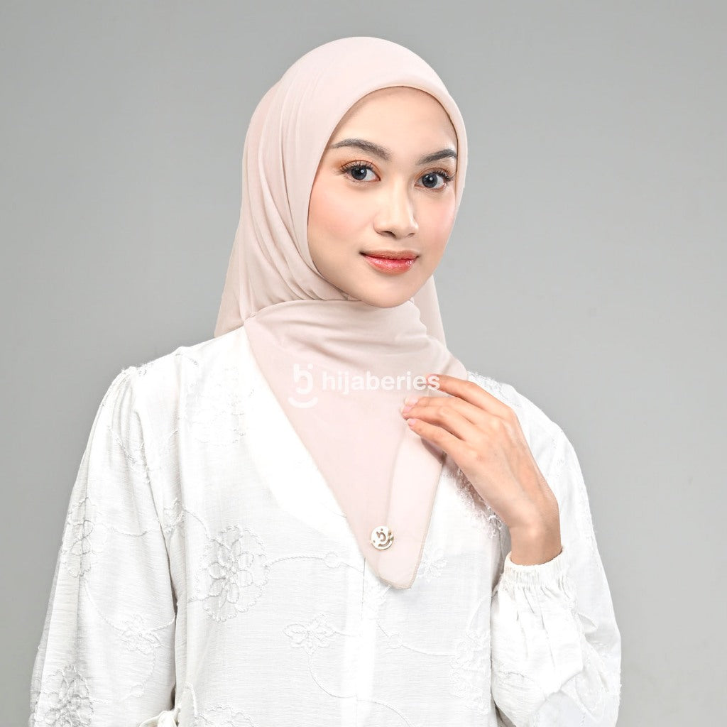 Hijaberies - Paris Basic Japan (Hijab Segiempat Paris Neci)
