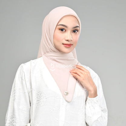 Hijaberies - Paris Basic Japan (Hijab Segiempat Paris Neci)