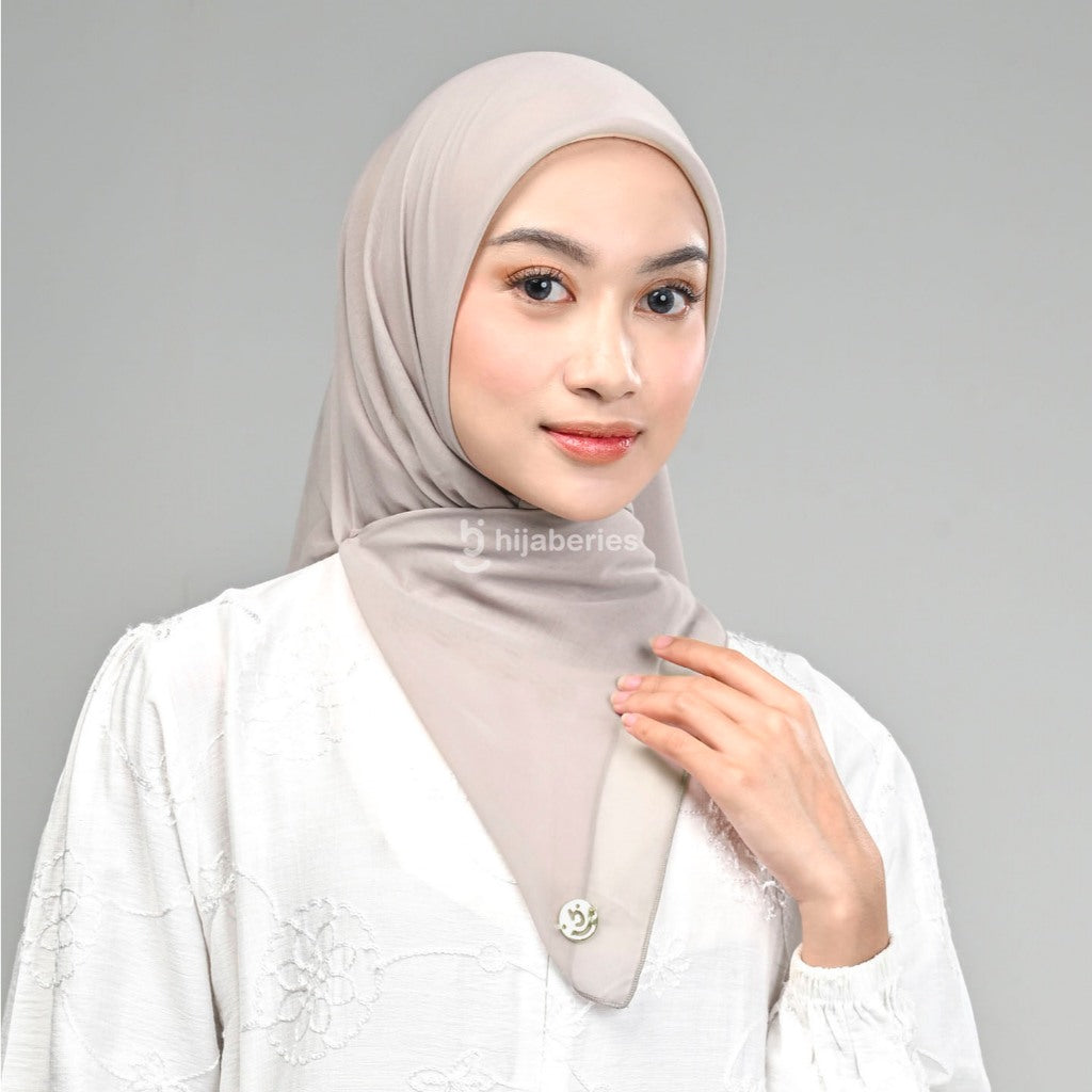Hijaberies - Paris Basic Japan (Hijab Segiempat Paris Neci)