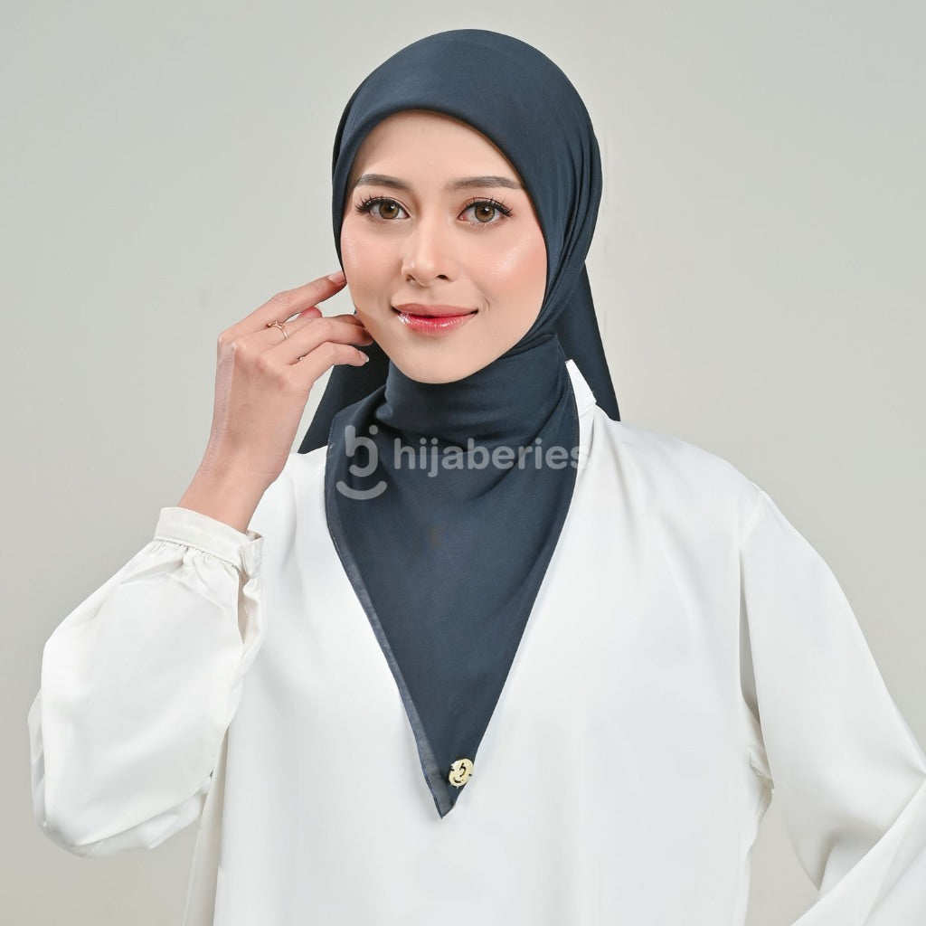 Hijaberies - Paris Sienna Seamles (Hijab Segiempat bahan Paris Japan dengan Finishing Seamless)