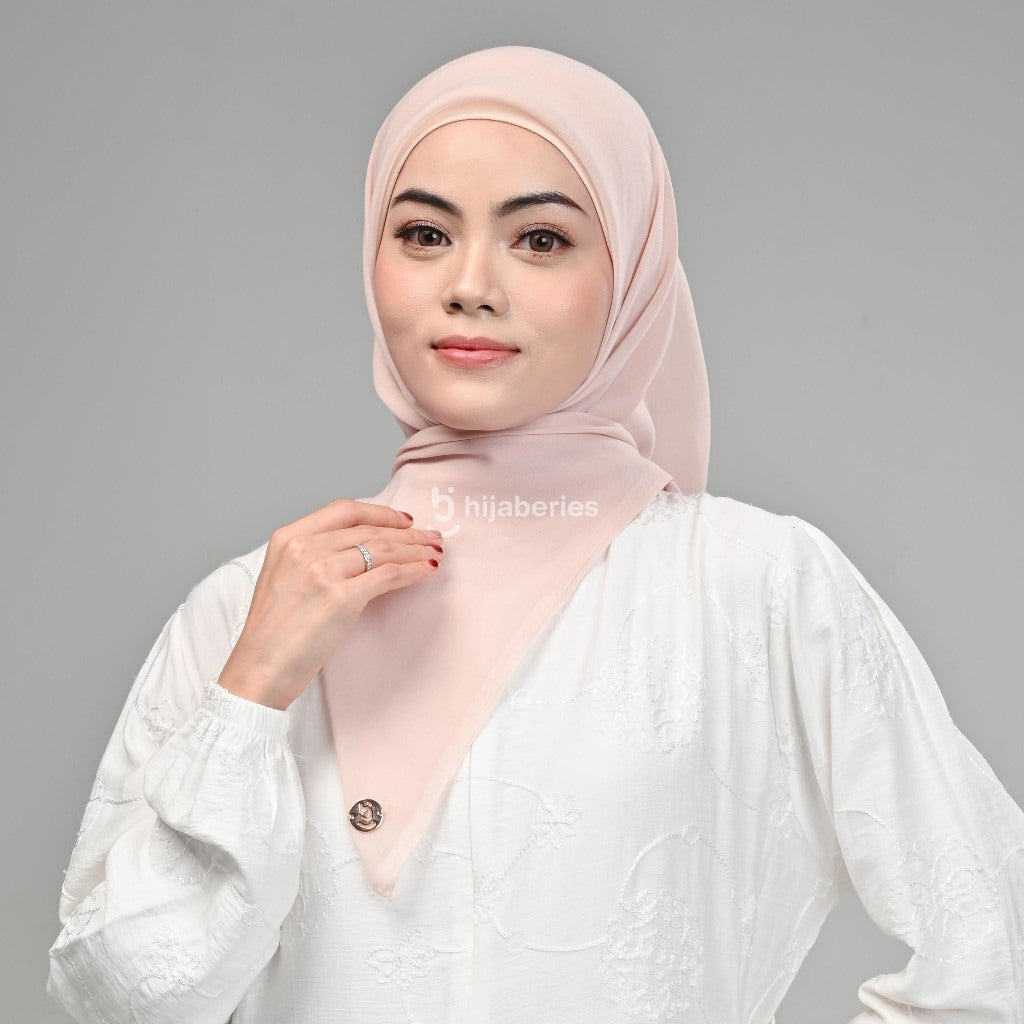 Hijaberies - Paris Legend (Hijab Segi Empat 110x110 cm)