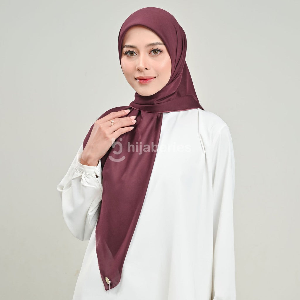 Hijaberies - Paris Sienna Seamles (Hijab Segiempat bahan Paris Japan dengan Finishing Seamless)
