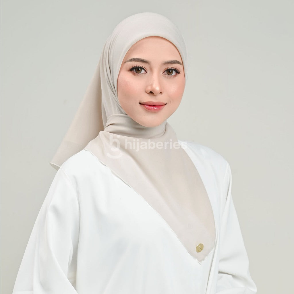 Hijaberies - Paris Sienna Seamles (Hijab Segiempat bahan Paris Japan dengan Finishing Seamless)