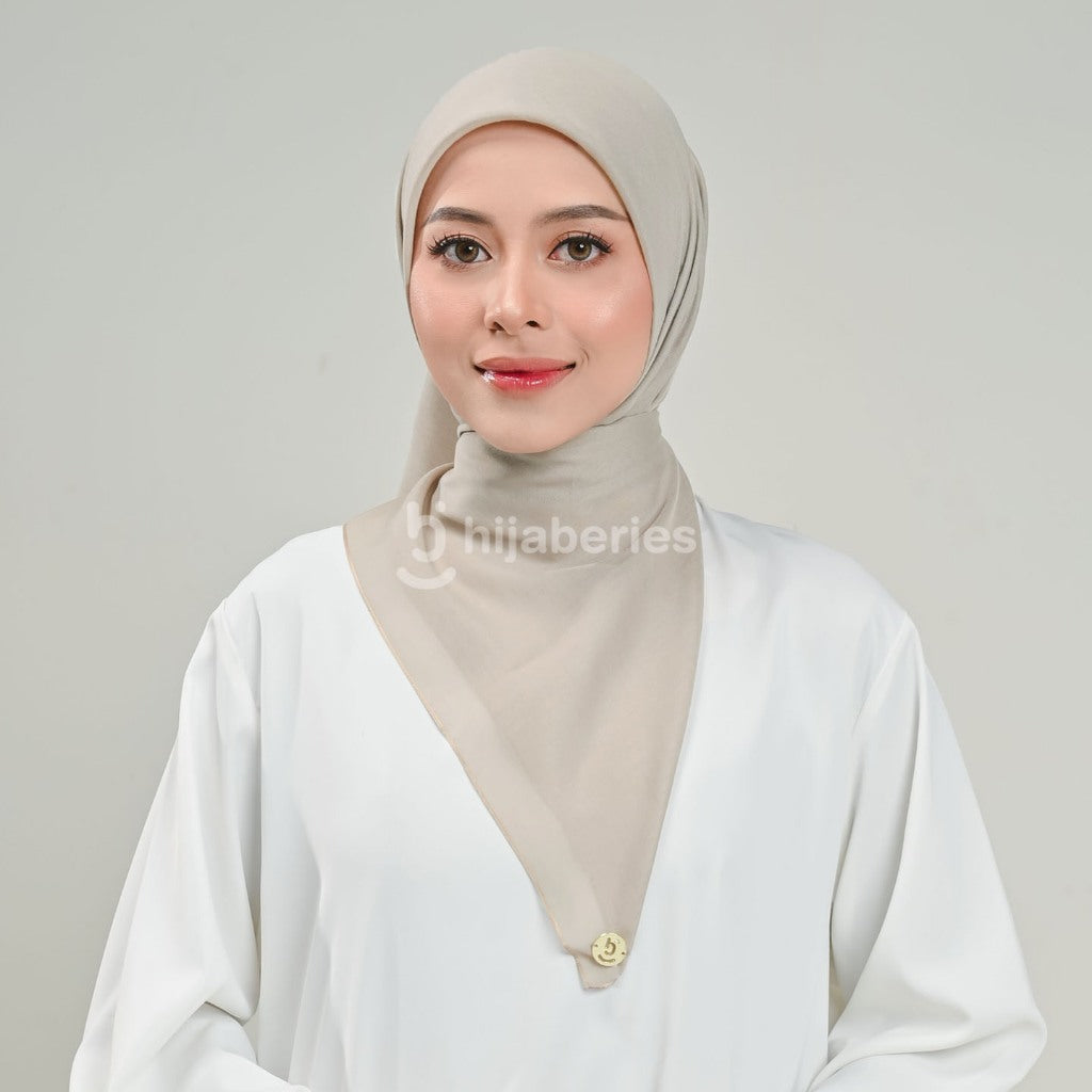Hijaberies - Paris Sienna Seamles (Hijab Segiempat bahan Paris Japan dengan Finishing Seamless)
