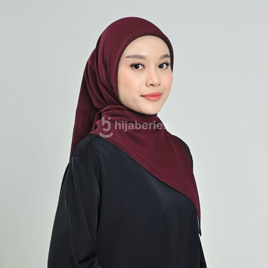 Hijaberies - Pollycotton Premium Nura Square (Kerudung Potton Jahit Tepi dan Neci)