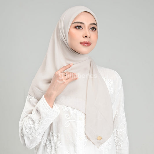 Paris Legend Hijab Segi Empat 110x110 – Biscuit Oat