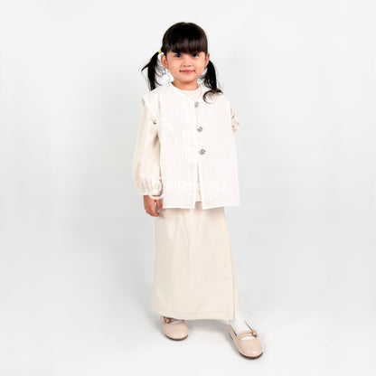 Hijaberies - Flowery Shawl Vest Kids (Vest Anak dengan Aksen Bungan yang Manis | Cocok Untuk Acara Formal/Kondangan/Raya)