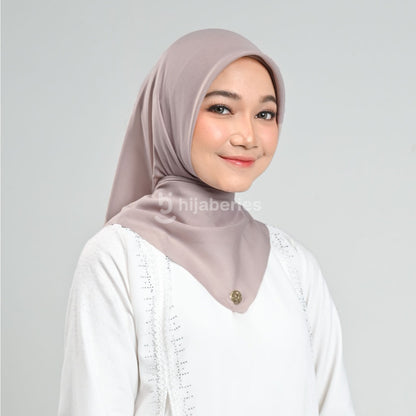 Hijaberies - Emily Paris Plain LC (Hijab Segiempat Paris Voile)