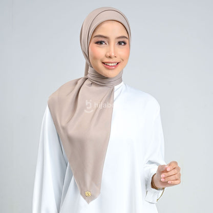 Hijaberies - Emily Paris Plain LC (Hijab Segiempat Paris Voile)