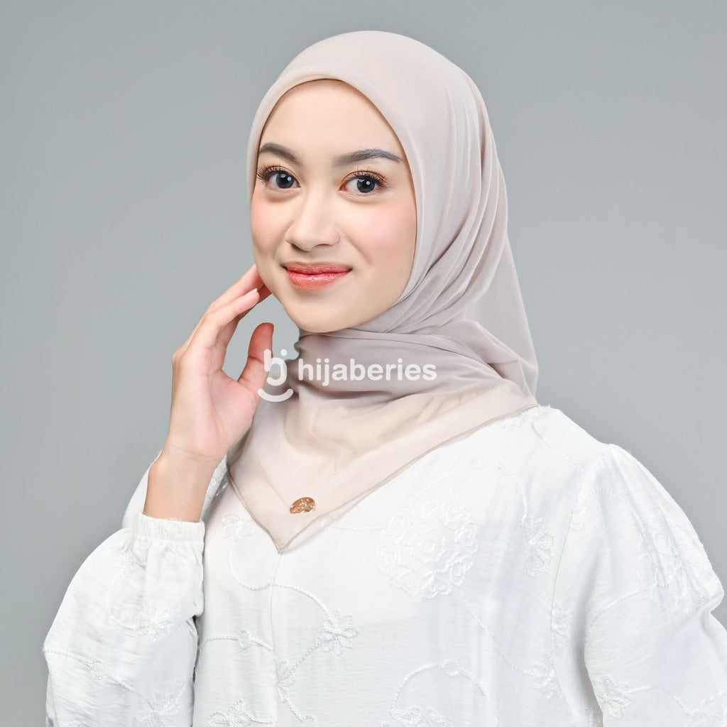 Hijaberies - Paris Basic Japan (Hijab Segiempat Paris Neci)