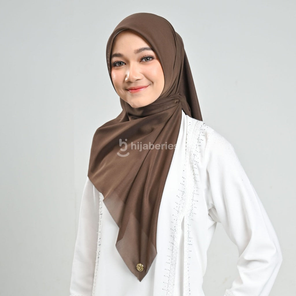 Hijaberies - Emily Paris Plain LC (Hijab Segiempat Paris Voile)