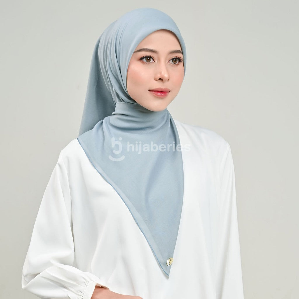 Hijaberies - Paris Sienna Seamles (Hijab Segiempat bahan Paris Japan dengan Finishing Seamless)